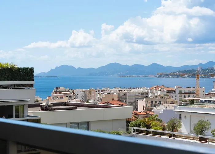 Coup De Coeur! Vue Mer! Terrasse Dangle! * Antibes