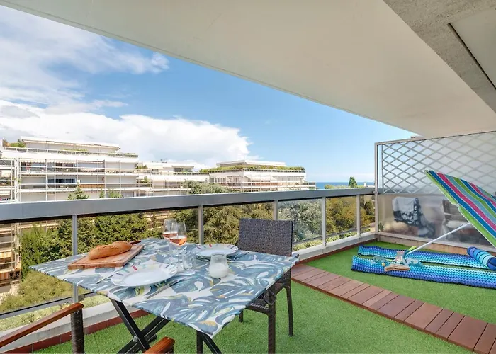 Coup De Coeur! Vue Mer! Terrasse Dangle! Appartement Antibes