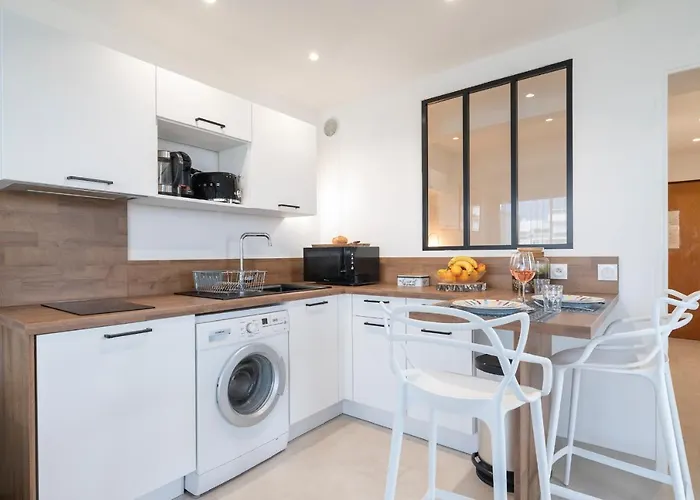 Coup De Coeur! Vue Mer! Terrasse Dangle! Appartement Antibes